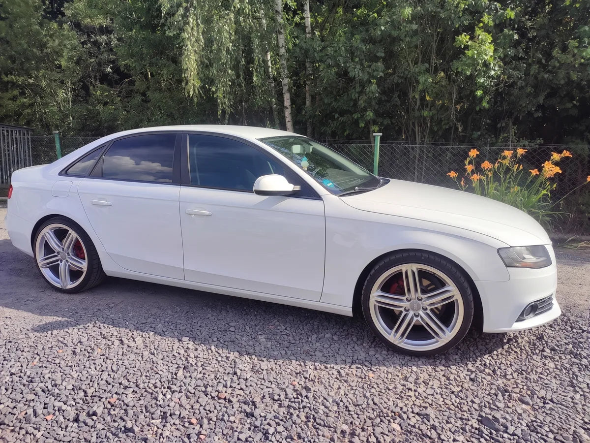 Audi A4 (B8) with 20% tint panels