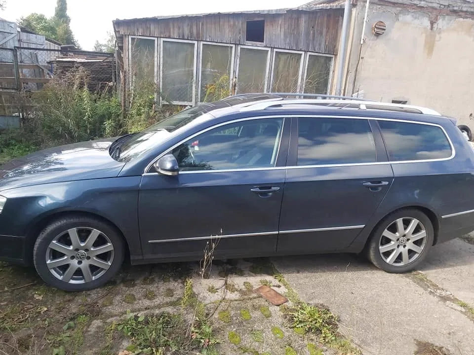 VW Passat B5 with 30% tint panels