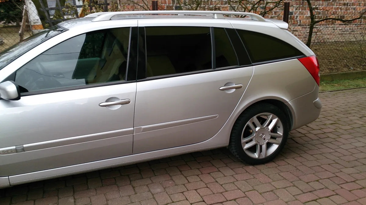 Renault Laguna with front 30% tint panels